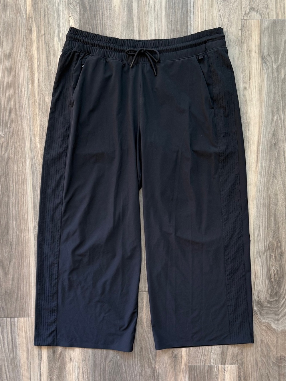 Athleta Avenue Wide-Leg Crop Pant in Black Size 14
